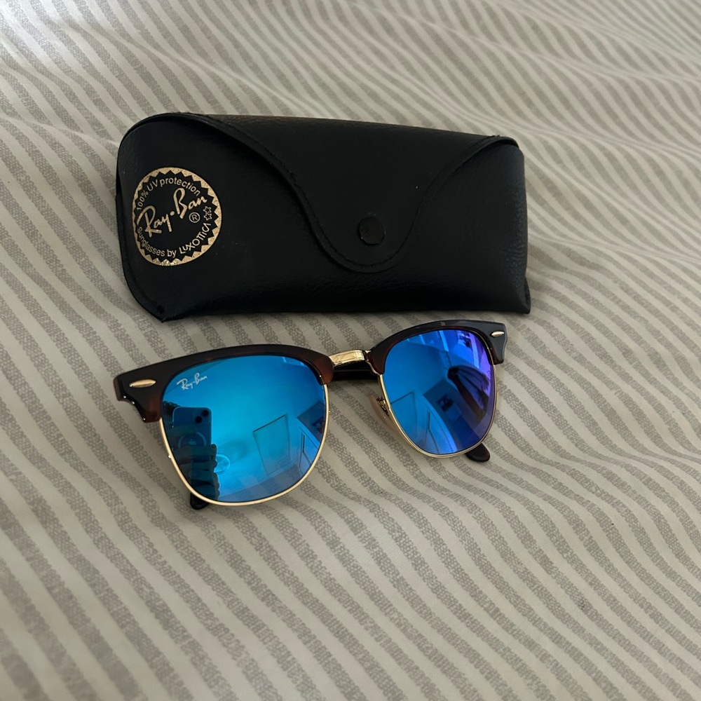 Ray-Ban Clubmaster Sunglasses with Blue Mirror Lenses and Tortoise Frame
